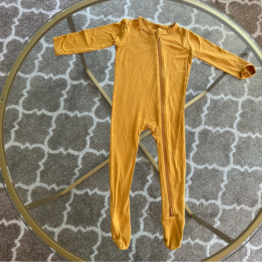 Kyte Baby - mustard footie